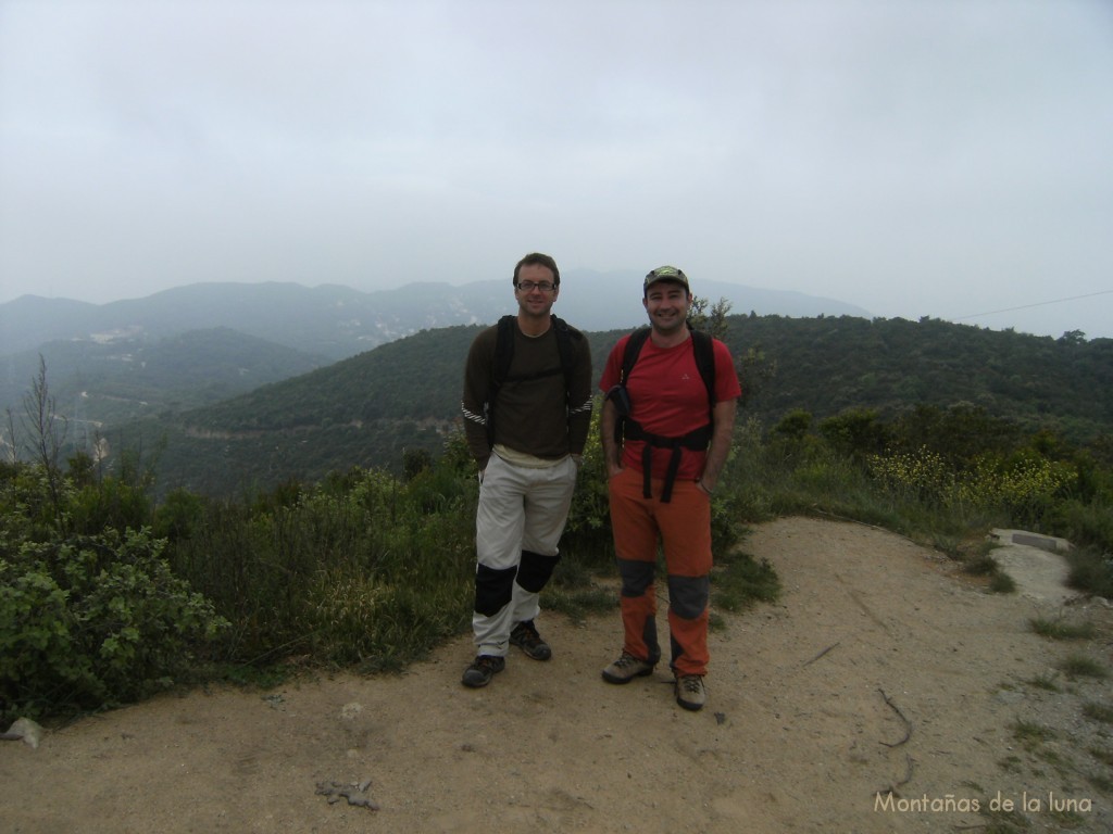 David y Joaquín en la cima del Turó d'en Galcerán, 485 mts.